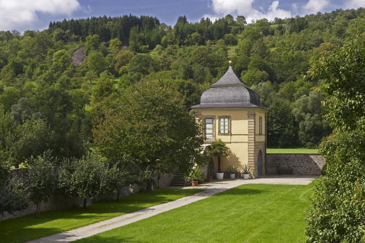 Blick aufs abgelegene Teehaus, Schlossgarten Weikersheim