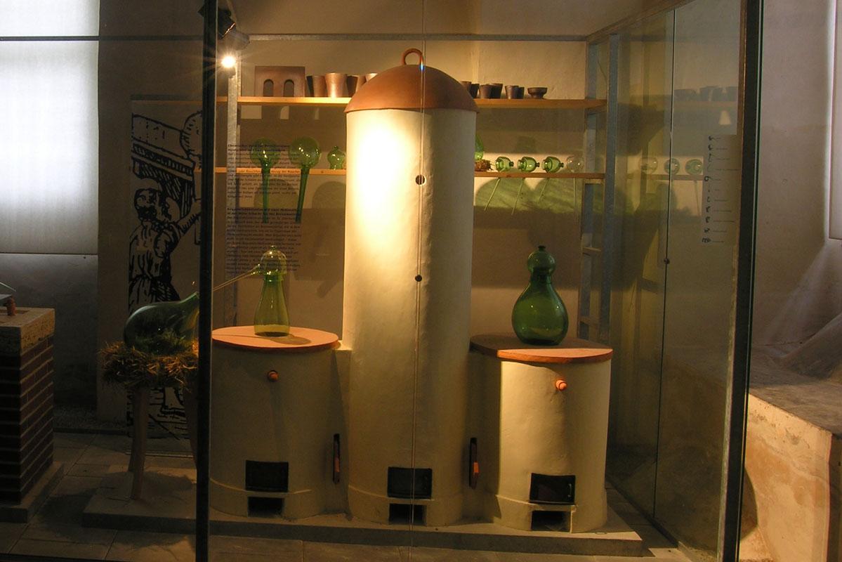 Ausstellungsstücke in der Alchemie-Ausstellung in Weikersheim