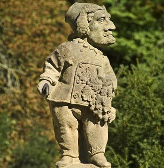 Der Hofjägermeister, eine Zwergenfigur im Schlossgarten von Weikersheim
