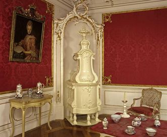 Porzellan und Fayence-Ofen im Audienzzimmer, Schloss Weikersheim