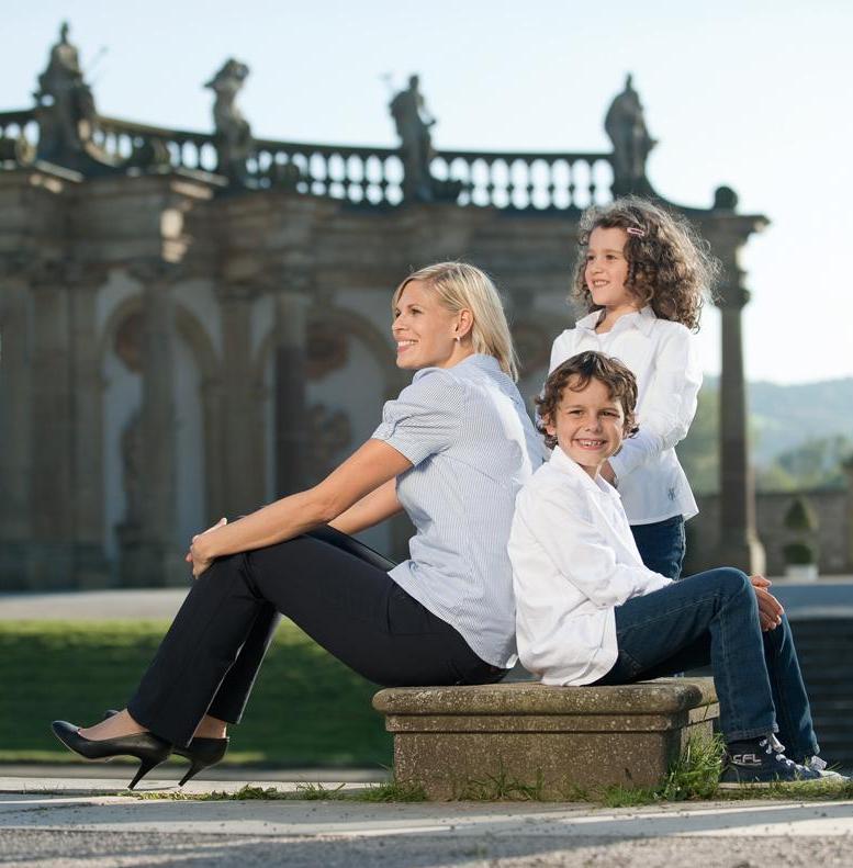 Besucher vor der Orangerie, Schlossgarten Weikersheim