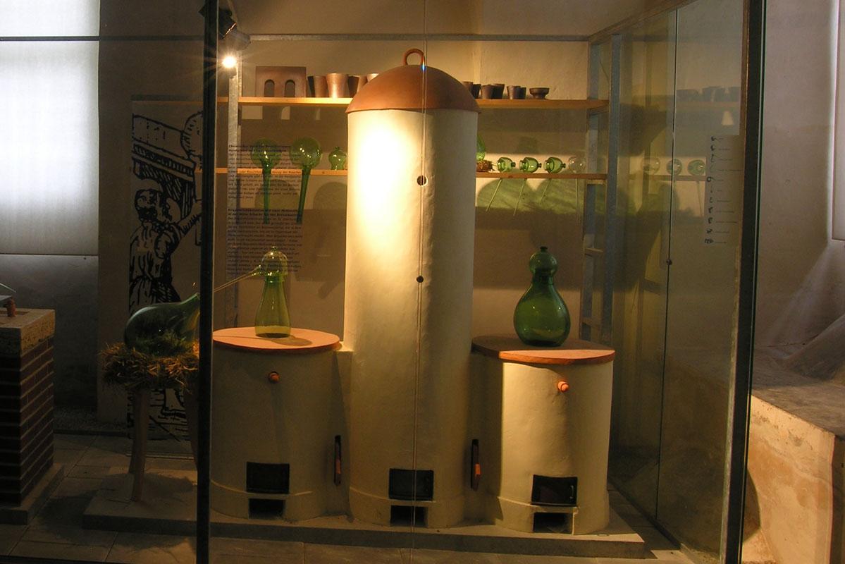 Ausstellungsstücke in der Alchemie-Ausstellung in Weikersheim