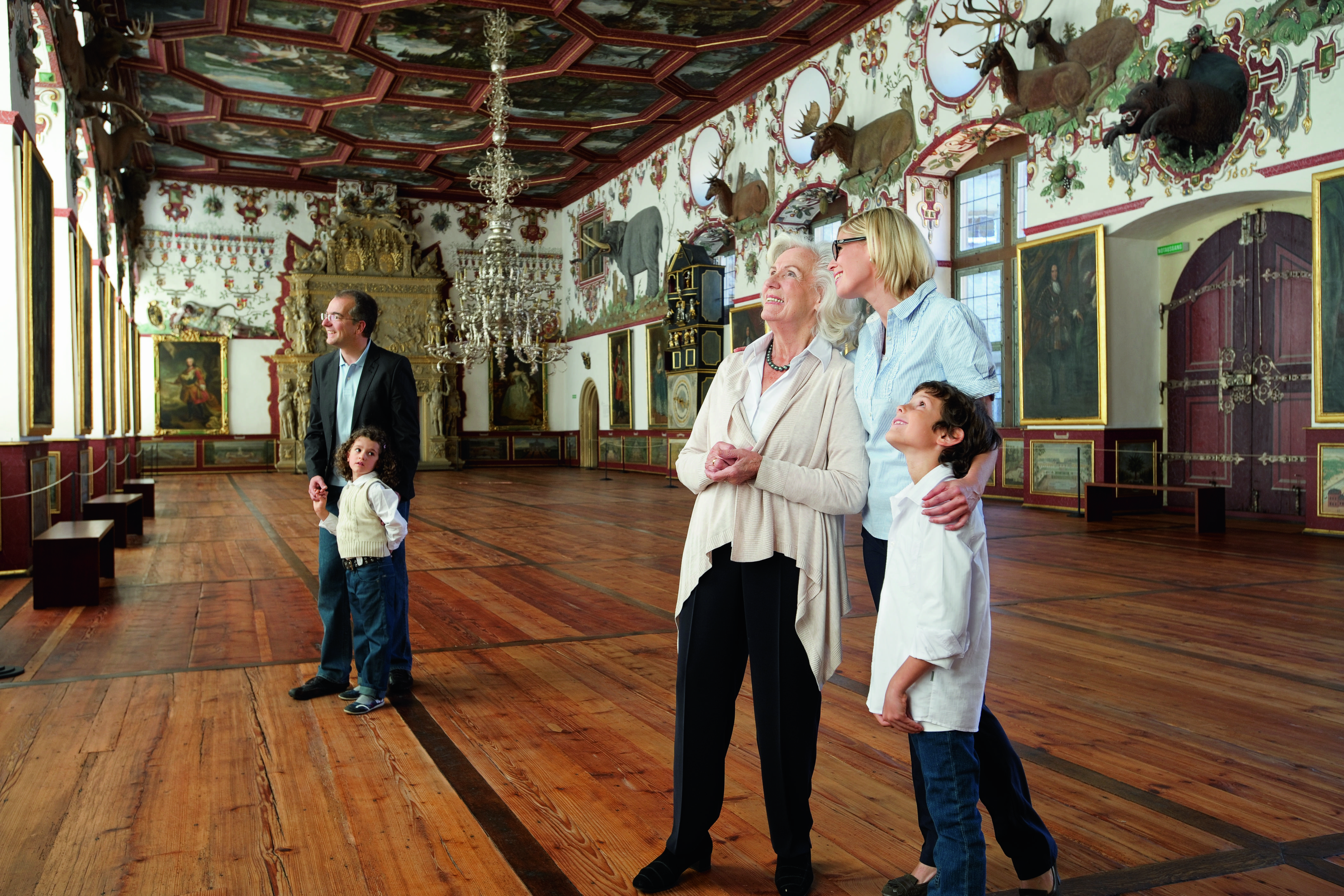 Besucher in Schloss Weikersheim