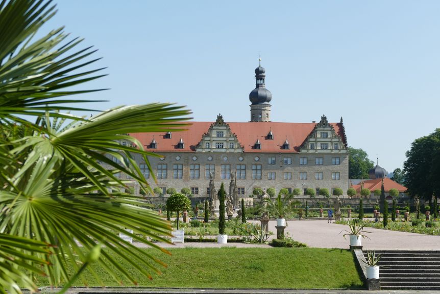 Schloss und Schlossgarten Weikersheim, Außen, Blick von der Orangerie zum Schloss