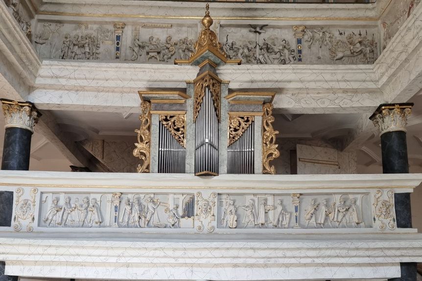 Schloss und Schlossgarten Weikersheim, Innenansicht, Schlosskapelle, Relief