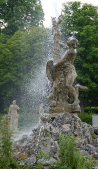 Foto: Staatliche Schlösser und Gärten Baden-Württemberg, Karolin Böhm Schlossgarten Weikersheim, Herkulesbrunnen
