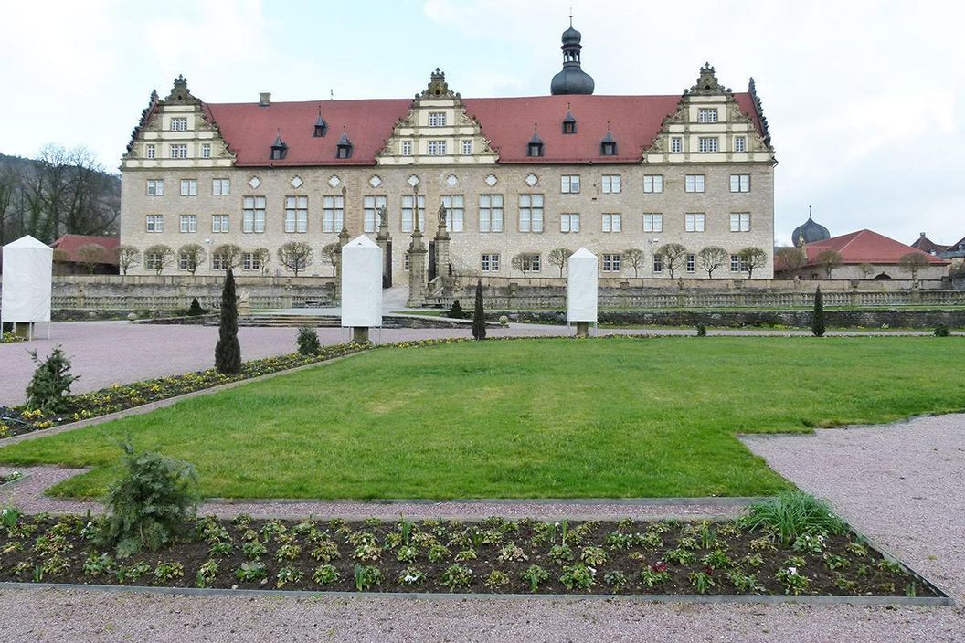 Eine Rabatte im Weikersheimer Schlossgarten am 4. März 2016