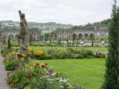 Schloss und Schlossgarten Weikersheim, Beete und Figuren