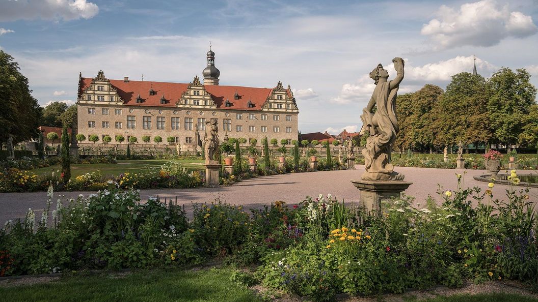Schloss und Schlossgarten Weikersheim, Blick aus dem Garten auf das Schloss