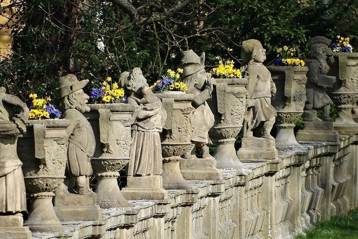 Blick auf die Zwergengalerie, Schlossgarten Weikersheim