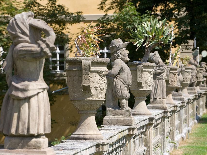 Schloss und Schlossgarten Weikersheim, Zwergengalerie
