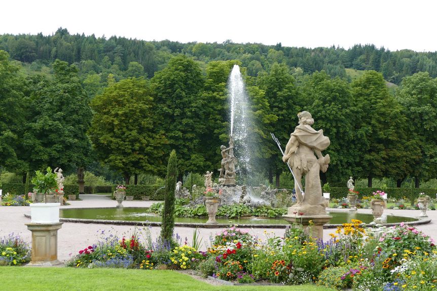 Schloss und Schlossgarten Weikersheim, Herkulesbrunnen mit Wasserfontäne