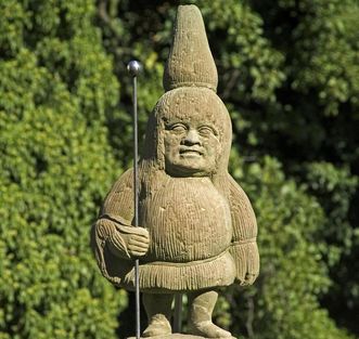 Hofnarr, Figur im Schlossgarten Weikersheim