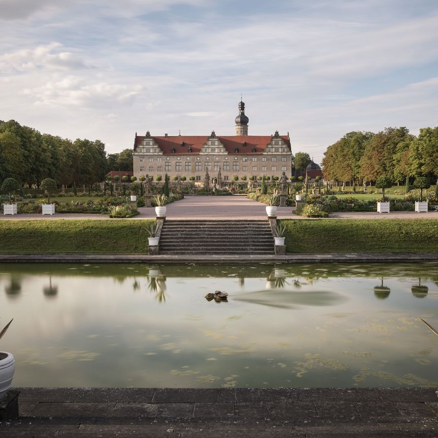 Schloss und Schlossgarten Weikersheim, Schlossgarten, Ansicht von Schloss und Schlossgarten