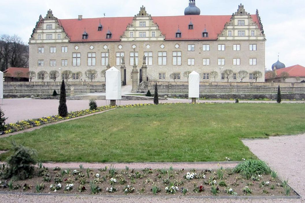 Eine Rabatte im Weikersheimer Schlossgarten am 24. März 2016