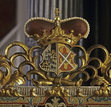 Weikersheim Palace, Alliance crest on the fire screen