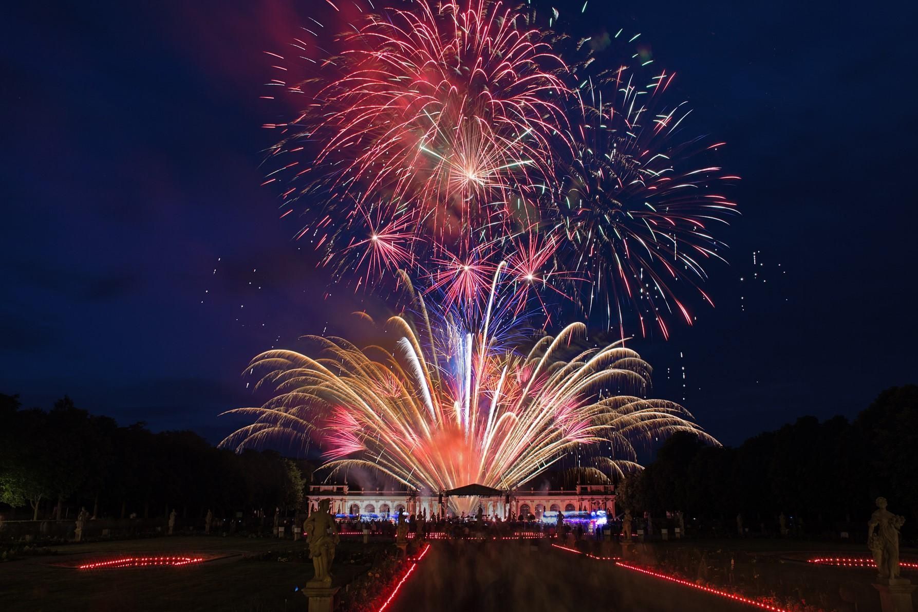 Schloss und Schlossgarten Weikersheim, Event, Hohenloher Kultursommer, Feuerwerk über dem Schloss