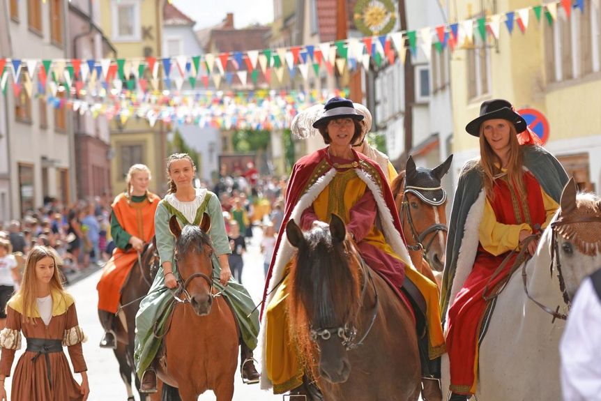 Schloss und Schlossgarten Weikersheim, Event, Kärwe, historischer Umzug