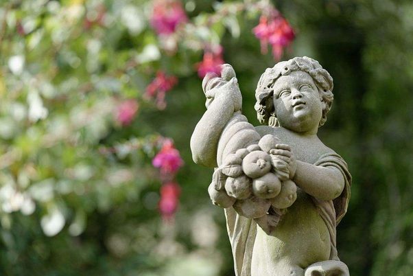 Schloss und Schlossgarten Weikersheim, Skulptur im Schlossgarten